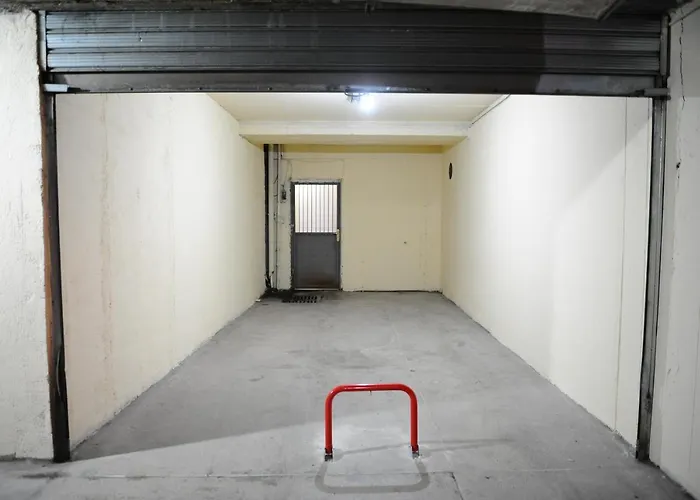 Apartment Center